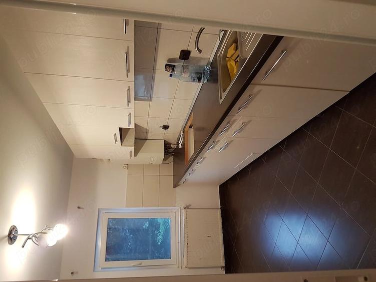 Apartament cu 3 camere decomandat în Exterior Vest