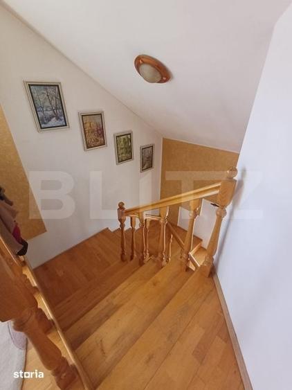 Casă cu 5 camere cu Teren 400 Mp în Obcini
