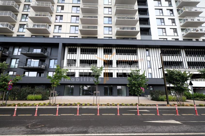 Spațiu comercial, de 217 mp, în Baza 3