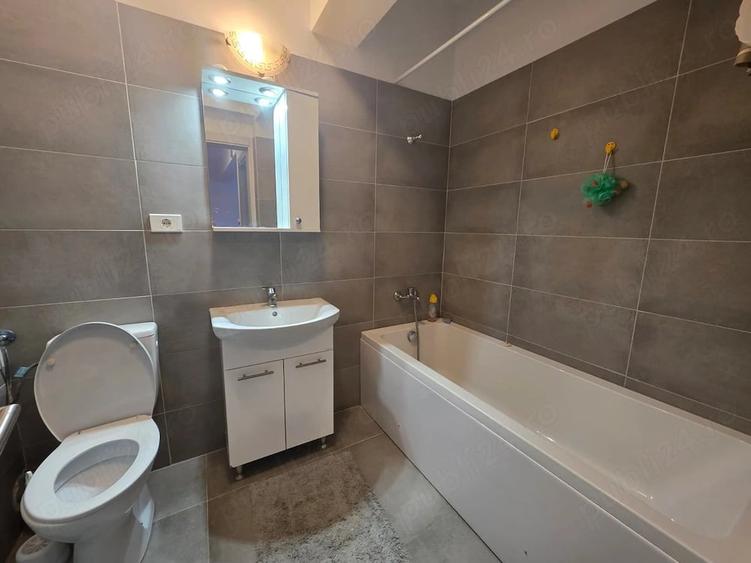 Apartament cu 2 camere semidecomandat în Berceni