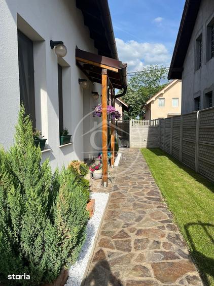 Casă cu 5 camere decomandat cu Teren 250 Mp în Tokai