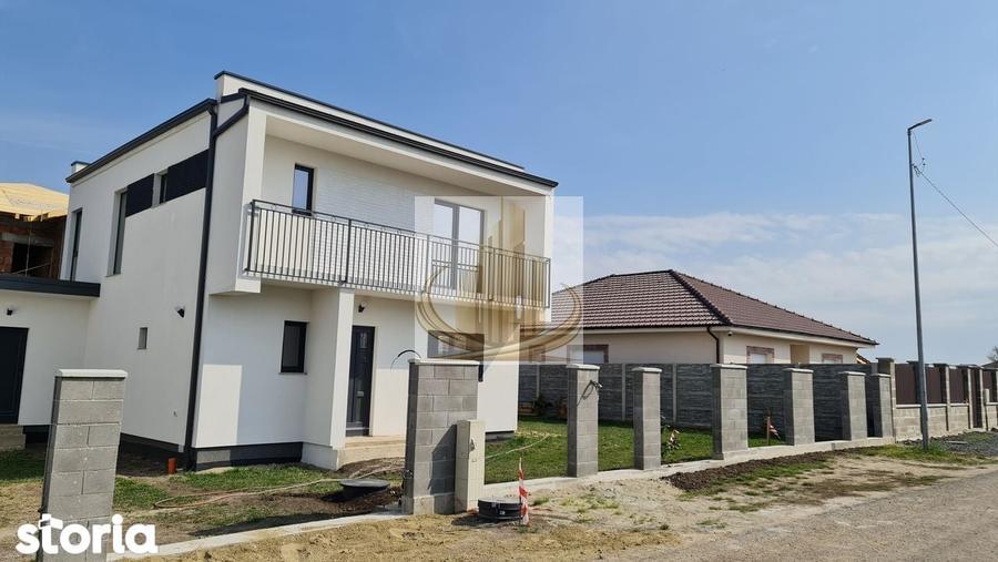 Duplex cu 5 camere cu Canalizare în Dumbrăvița