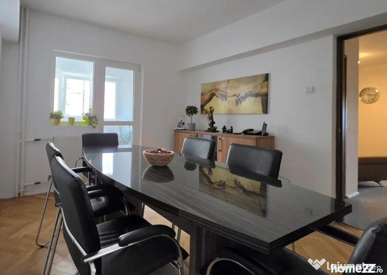 Apartament cu 4 camere decomandat în Universitate