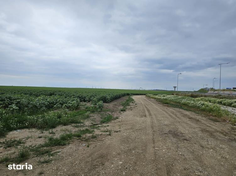 Teren de 14832 mp, în Central