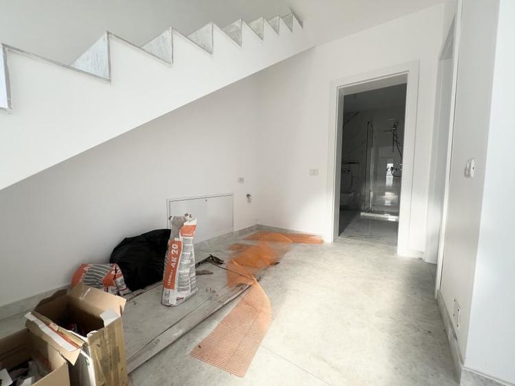 Duplex cu 5 camere cu Canalizare în Giarmata