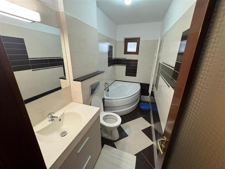 Ap 3 camere, renovat, etaj 3, str. Longinescu - Liceul Economic - 8