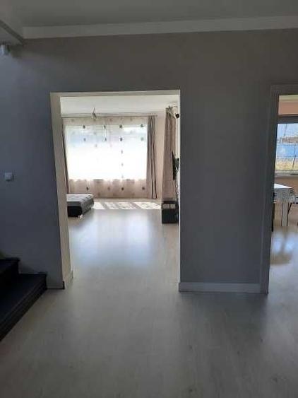 Casă individuală cu 5 camere cu Canalizare în Iris