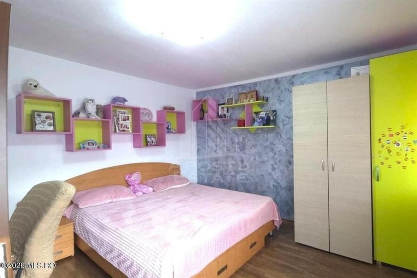 Duplex cu 3 camere cu Canalizare în 2 Mai