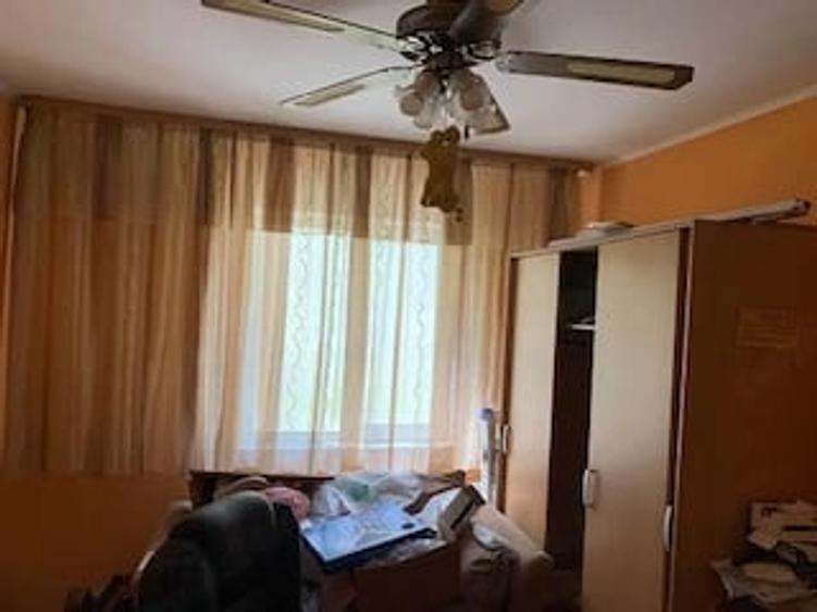 Apartament cu 3 camere decomandat în Girocului