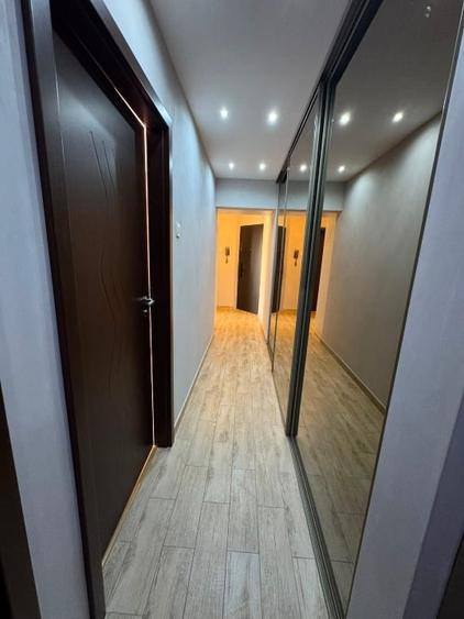 Apartament cu 3 camere decomandat, mobilat în Titan