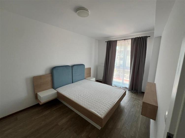 Apartament cu 3 camere decomandat în Libertății
