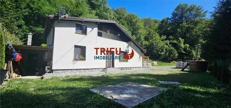Casă individuală cu 5 camere cu Teren 1245 Mp în Întregalde