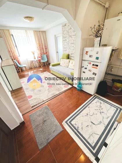 Apartament cu 3 camere semidecomandat în Central