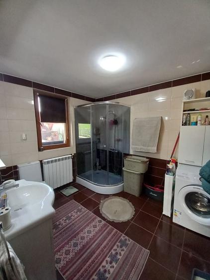 Casă cu 4 camere în Exterior Vest