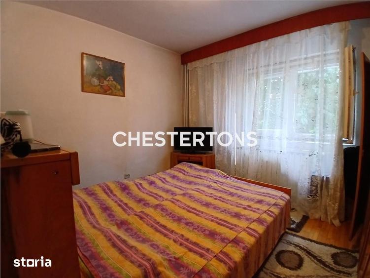 Apartament cu 4 camere semidecomandat în Berceni