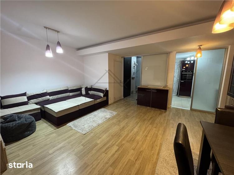 Casă cu 4 camere cu Piscina în Central