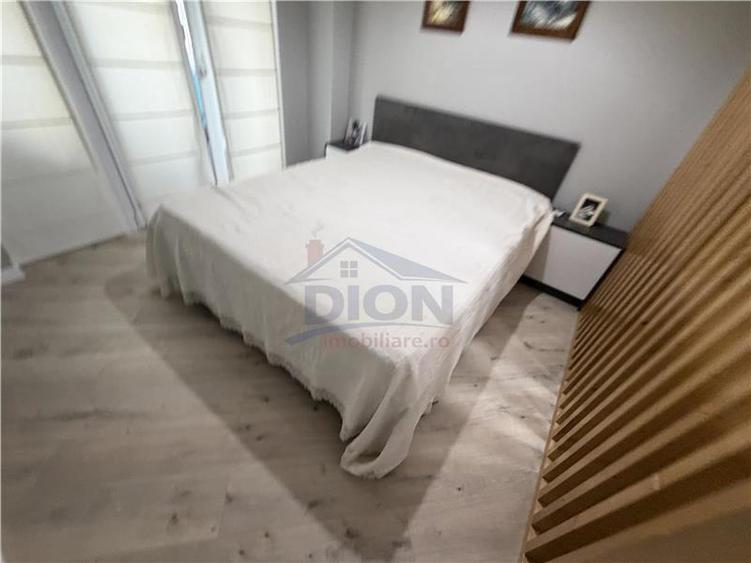 Apartament cu 4 camere decomandat, mobilat în Decebal