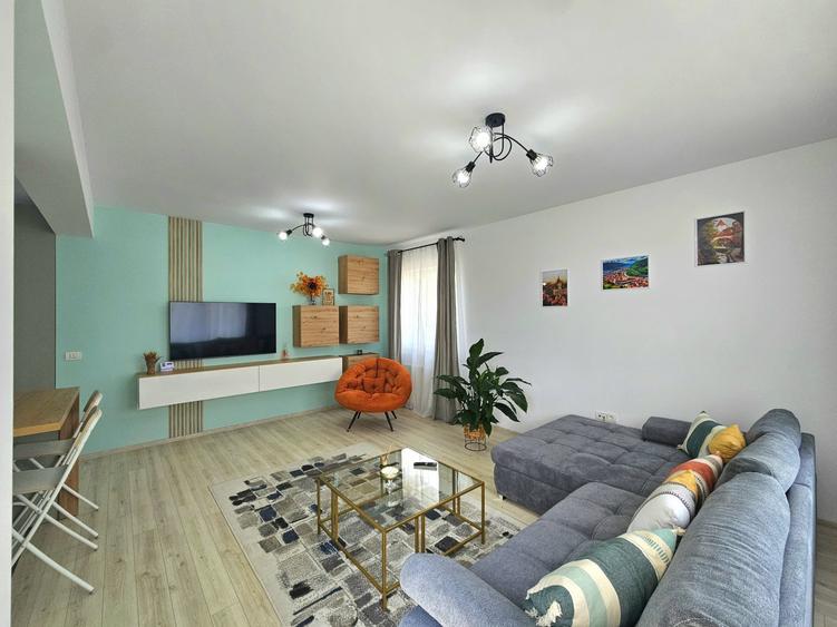 Apartament cu 2 camere decomandat, mobilat în Tractorul
