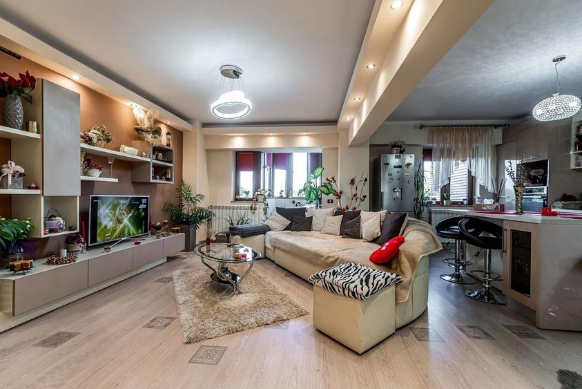 Apartament cu 2 camere decomandat în Intim