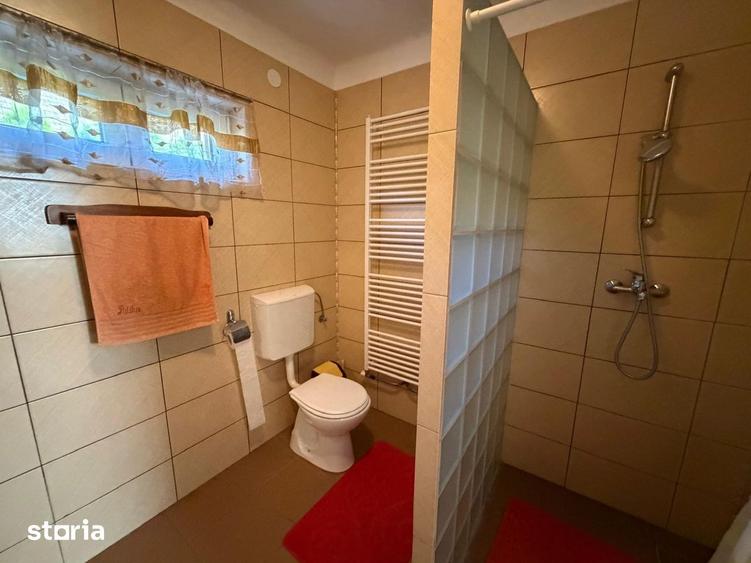 Casă cu 7 camere cu Canalizare în Moldovenești