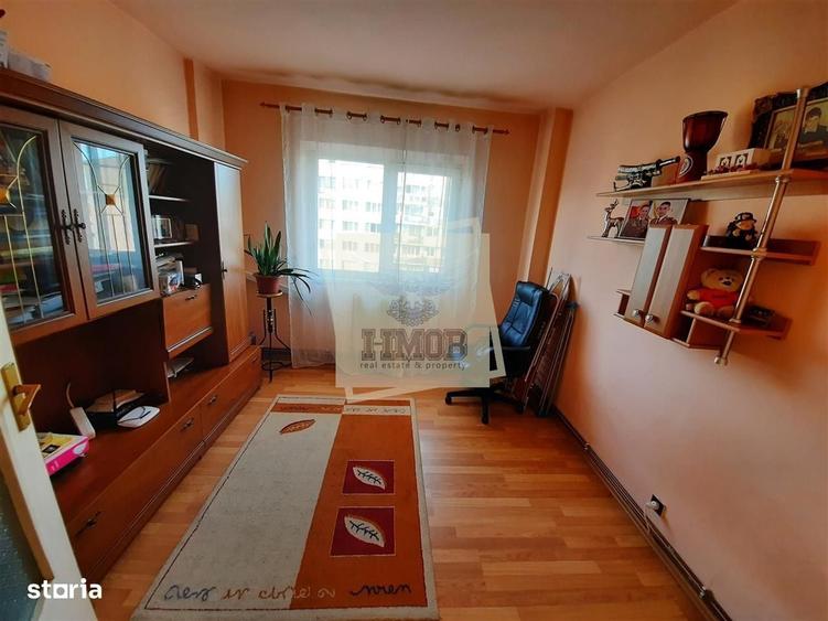 Apartament cu 4 camere, mobilat în Central