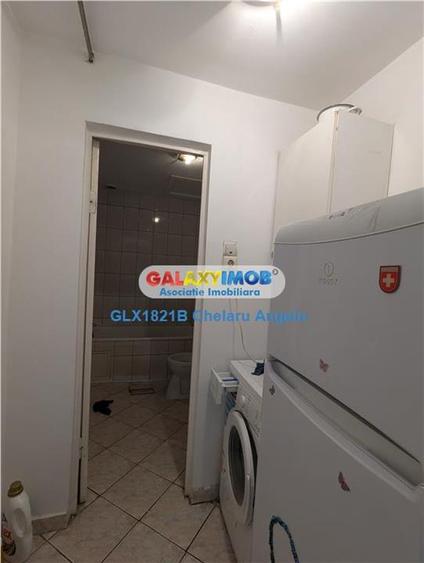 Casă cu 3 camere cu Garaj în Andronache