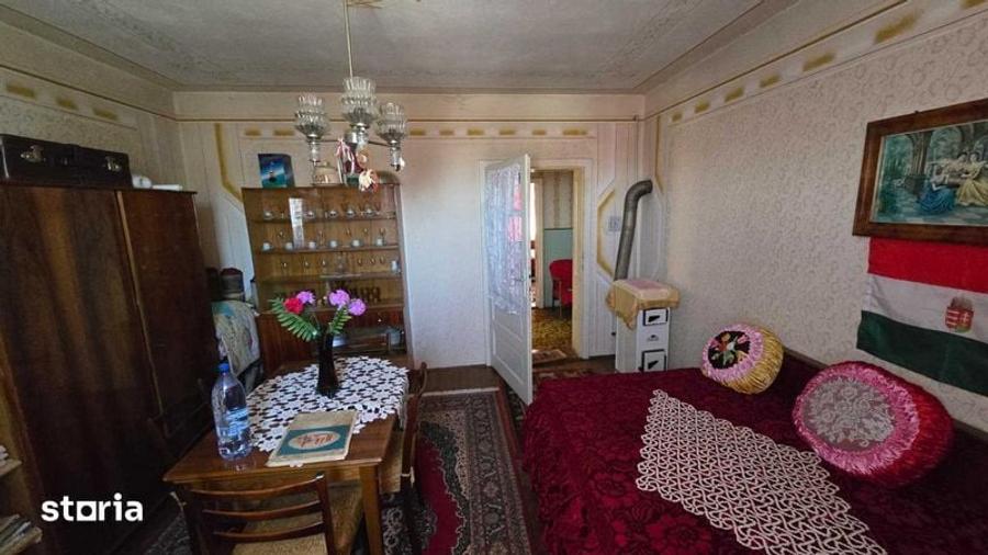 Casă cu 4 camere cu Teren 100 Mp în Central
