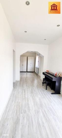 Casă cu 3 camere în Macea