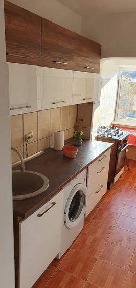 Garsonieră decomandată în Vest