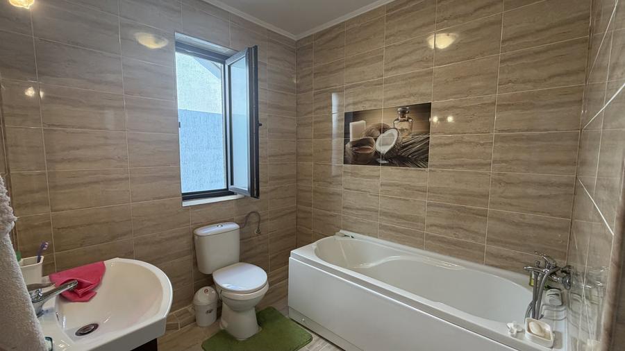 Casă individuală cu 4 camere cu Canalizare în Chiajna