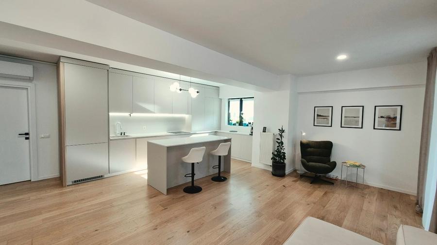 Apartament cu 3 camere decomandat, mobilat în Aviației