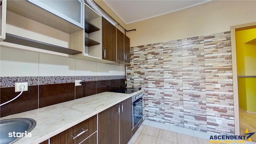 Apartament cu 3 camere decomandat în Est