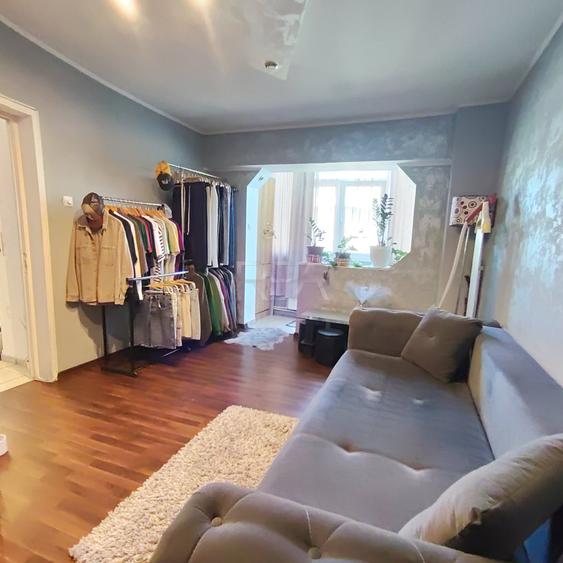 Apartament cu 3 camere decomandat, mobilat în Drumul Taberei