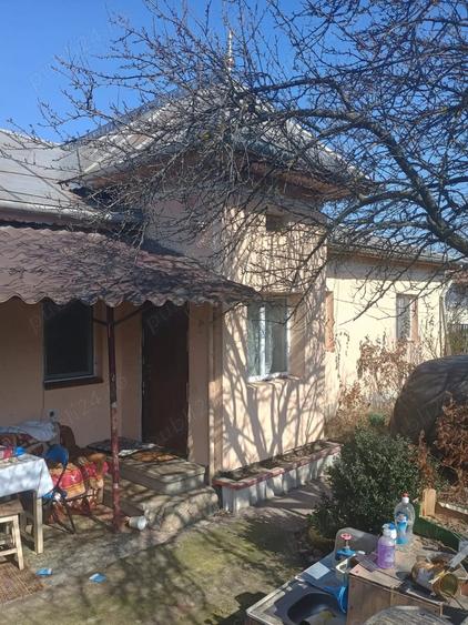 Casă cu Teren 700 Mp în Central