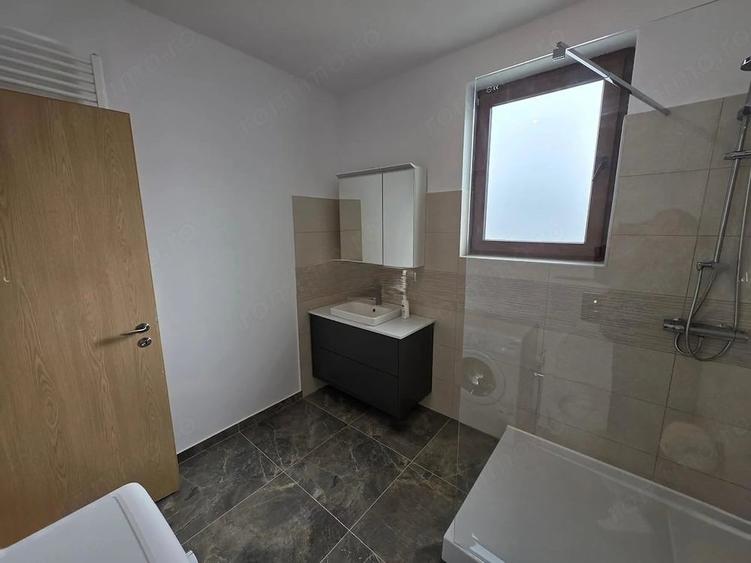Apartament cu 2 camere semidecomandat în Aradului