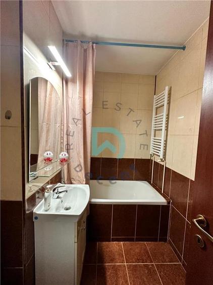 Garsonieră decomandată în Calea București