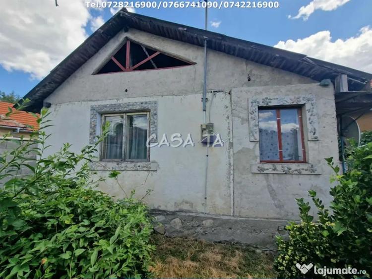 Casă cu 2 camere cu Teren 2554 Mp în Sănătești