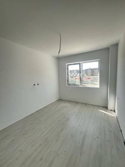 Apartament cu 2 camere decomandat în Militari — fotografia 1
