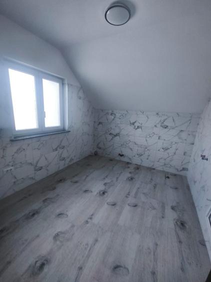 Casă individuală cu 5 camere cu Canalizare în Exterior Nord