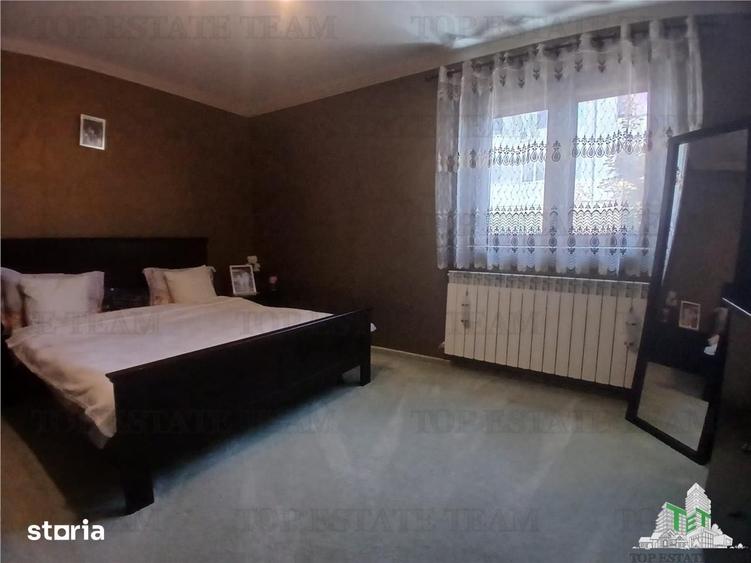 Casă cu 5 camere decomandat cu Teren 500 Mp în Central