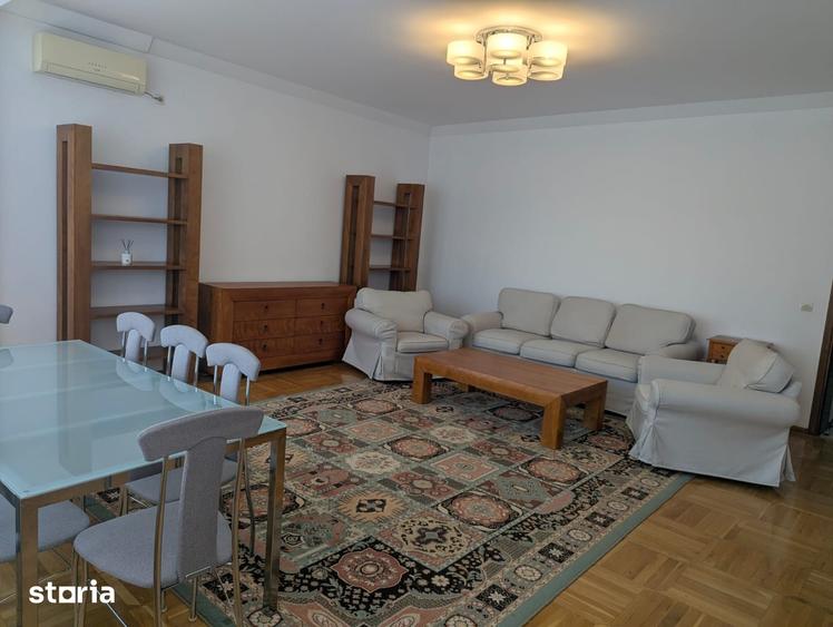 Casă cu 5 camere decomandat cu Teren 89 Mp în Străulești