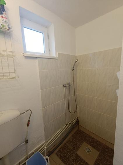 Casă individuală cu 2 camere cu Canalizare în Central