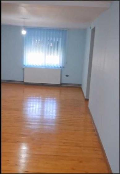 Casă cu 4 camere în Dumbrava