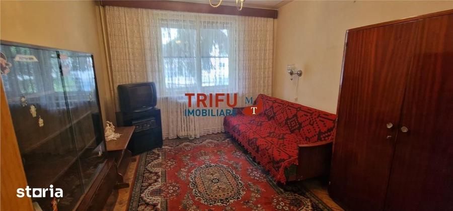 Apartament cu 3 camere decomandat în Lipoveni