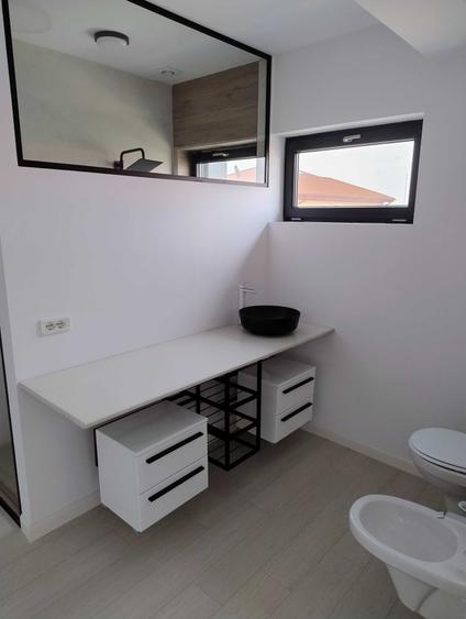 Casă cu 4 camere în Brănești