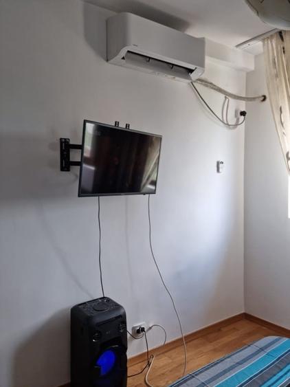 Apartament cu 4 camere decomandat, mobilat în Băneasa