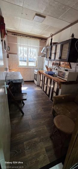 Apartament cu 4 camere semidecomandat în Central
