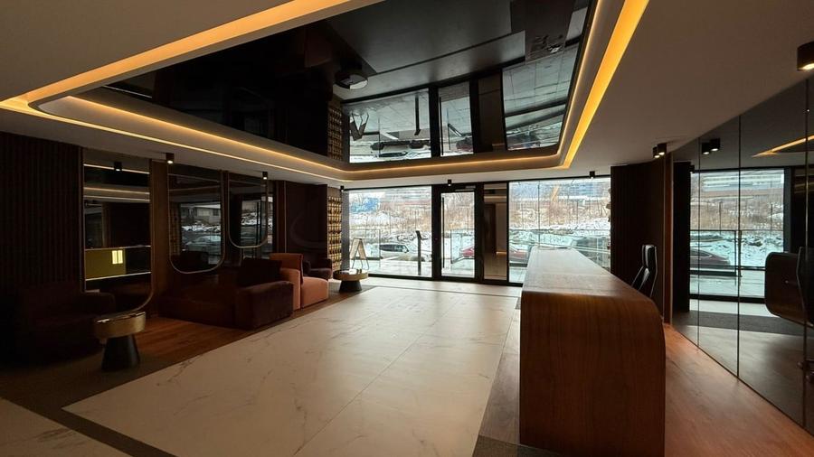 Apartament cu 4 camere decomandat în Barbu Văcărescu