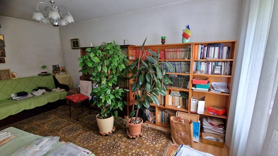 Apartament cu 2 camere decomandat, mobilat în Podul de Fier