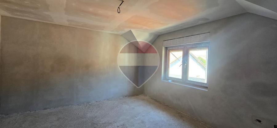 Casă individuală cu 4 camere cu Teren 301 Mp în Zimandu Nou